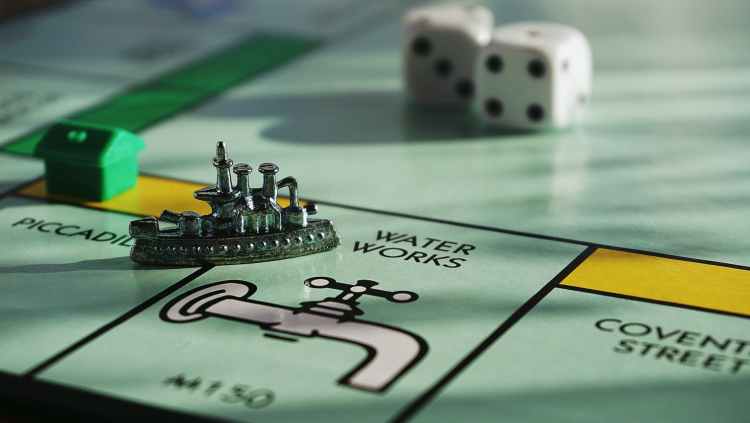close up photo of monopoly board game